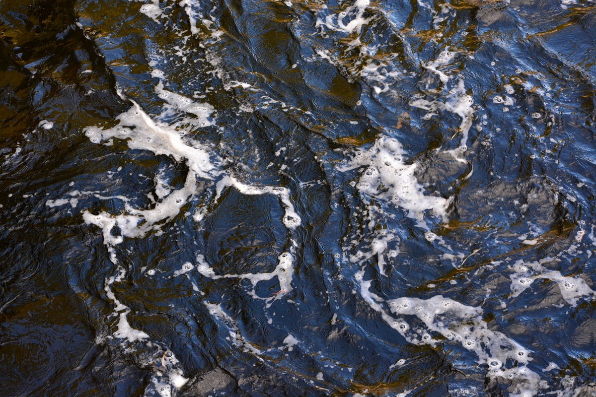 Dunkler Fluss Indalsälven